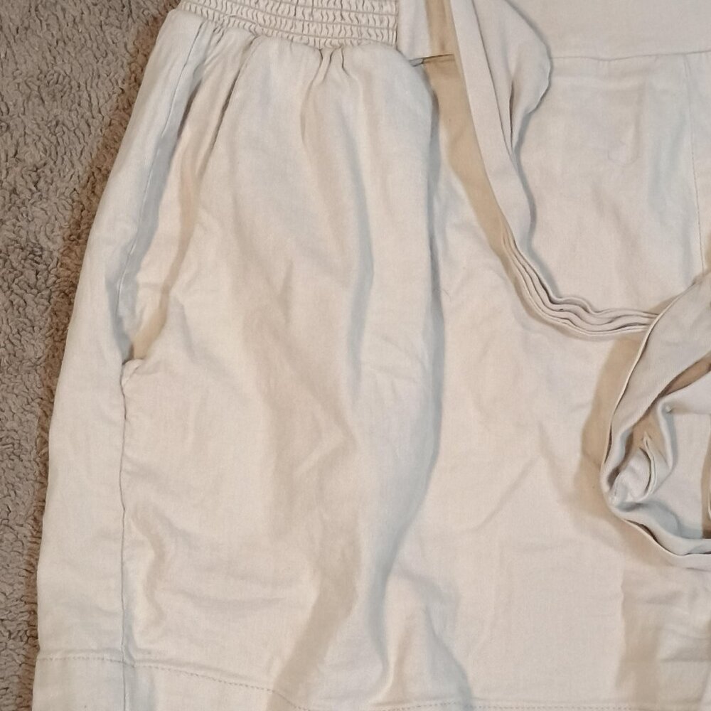 Coco & Jaimeson Shorts Women L Tan High Waisted Paperbag Smocked Tie Waist Summe - Picture 7 of 10